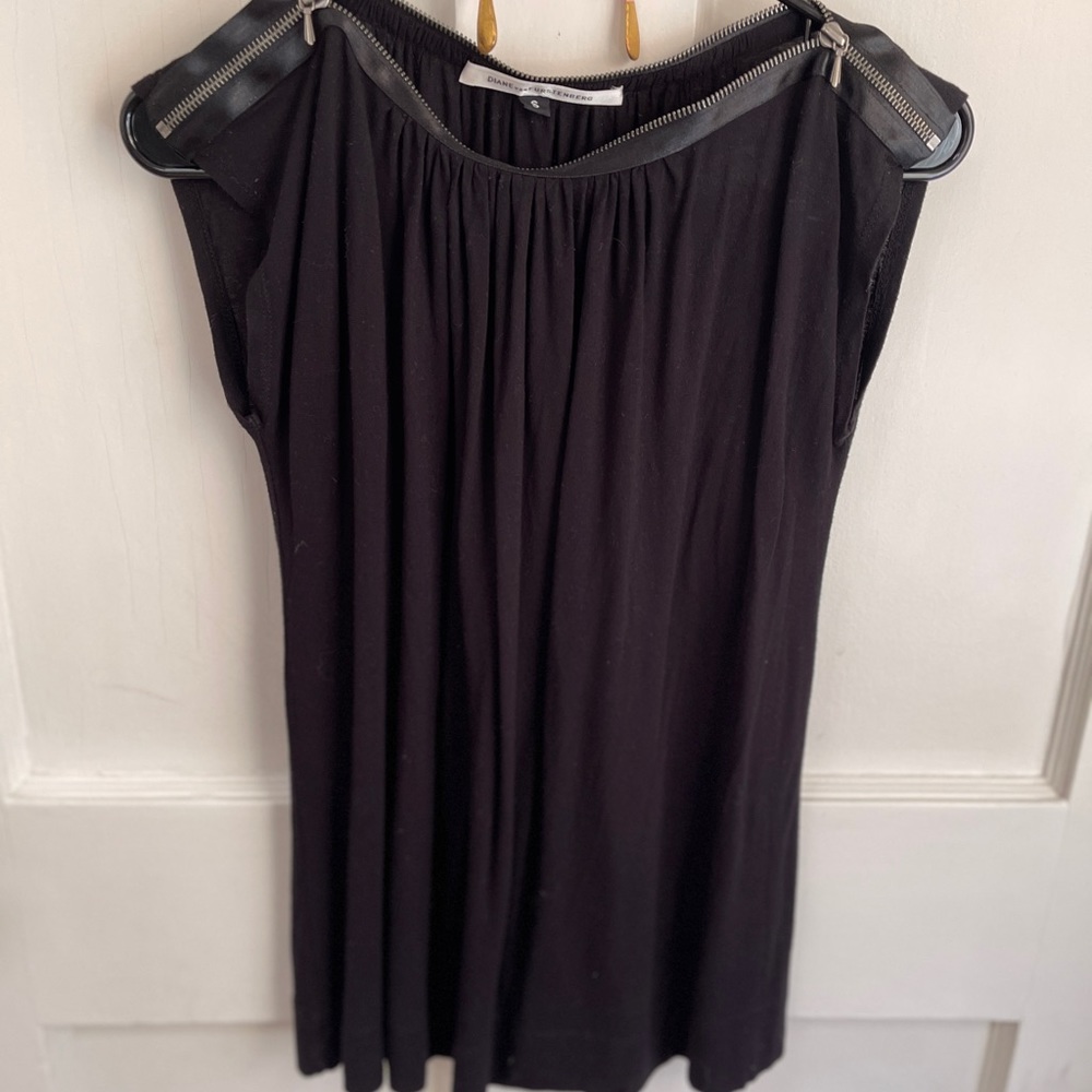 Diane Von Furstenberg Zipper Shoulder Blouse